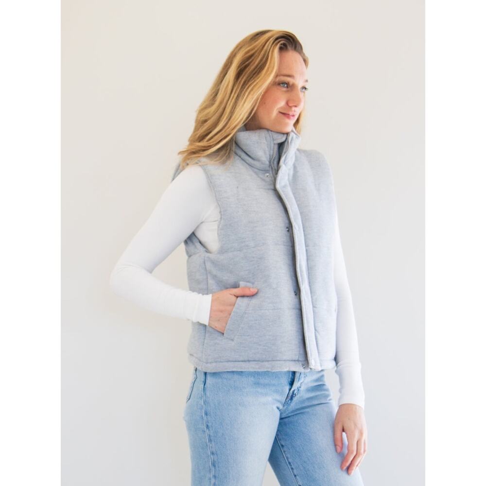 Parke light grey knit puffer vest size Large - Picture 3 of 8